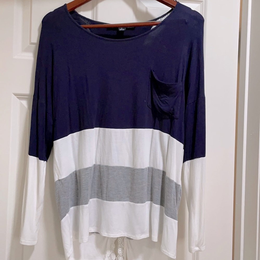 ❄️HYFVE Cute Open Back Top - Picture 3 of 4